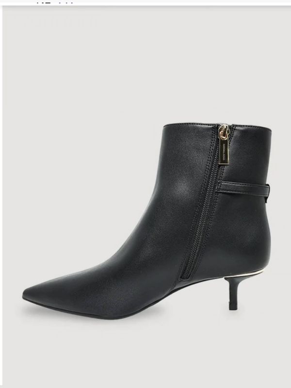 Michael Kors Isadora kitten bootie